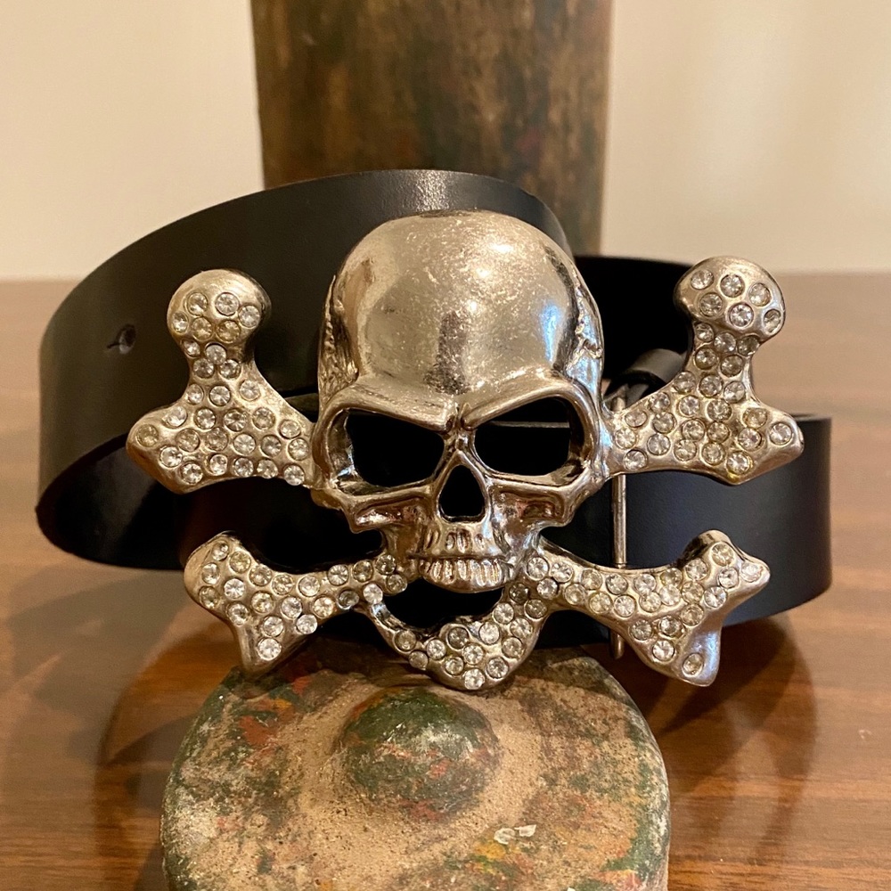 Skull and Crossbones Black Leather Belt